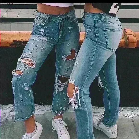 Denim - Carmar Button Fly Distressed LF jeans